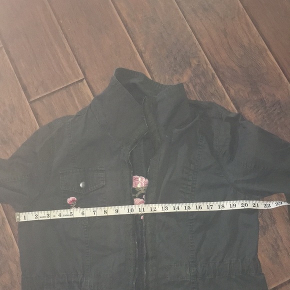 Beautiful Ashley Embroidered Jacket-Size XL - Picture 7 of 8